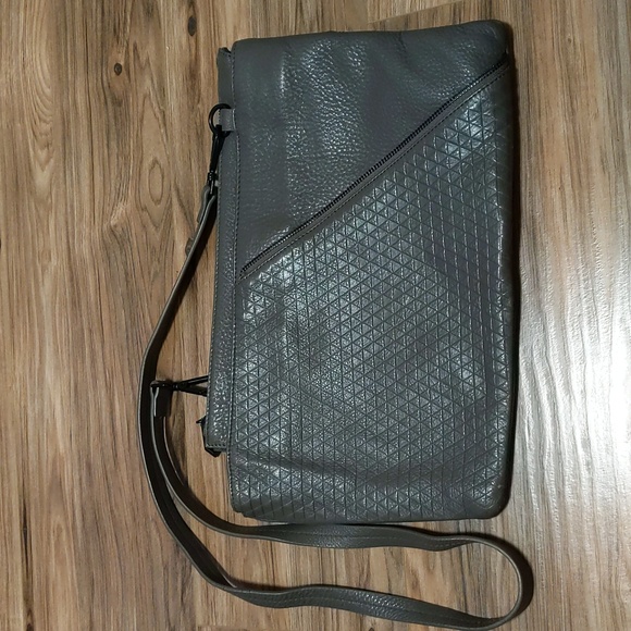 Grey Leather Laptop Bag with Removable straps - Picture 3 of 5